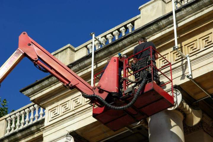 Travaux avec nacelle élévatrice Morbihan