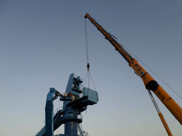 Grue opération levage Morbihan